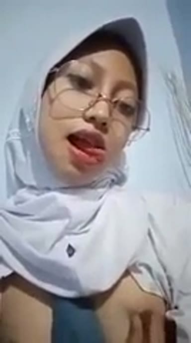 Background nonton video viral Bocil Pap Nenen Sepulang Sekolah